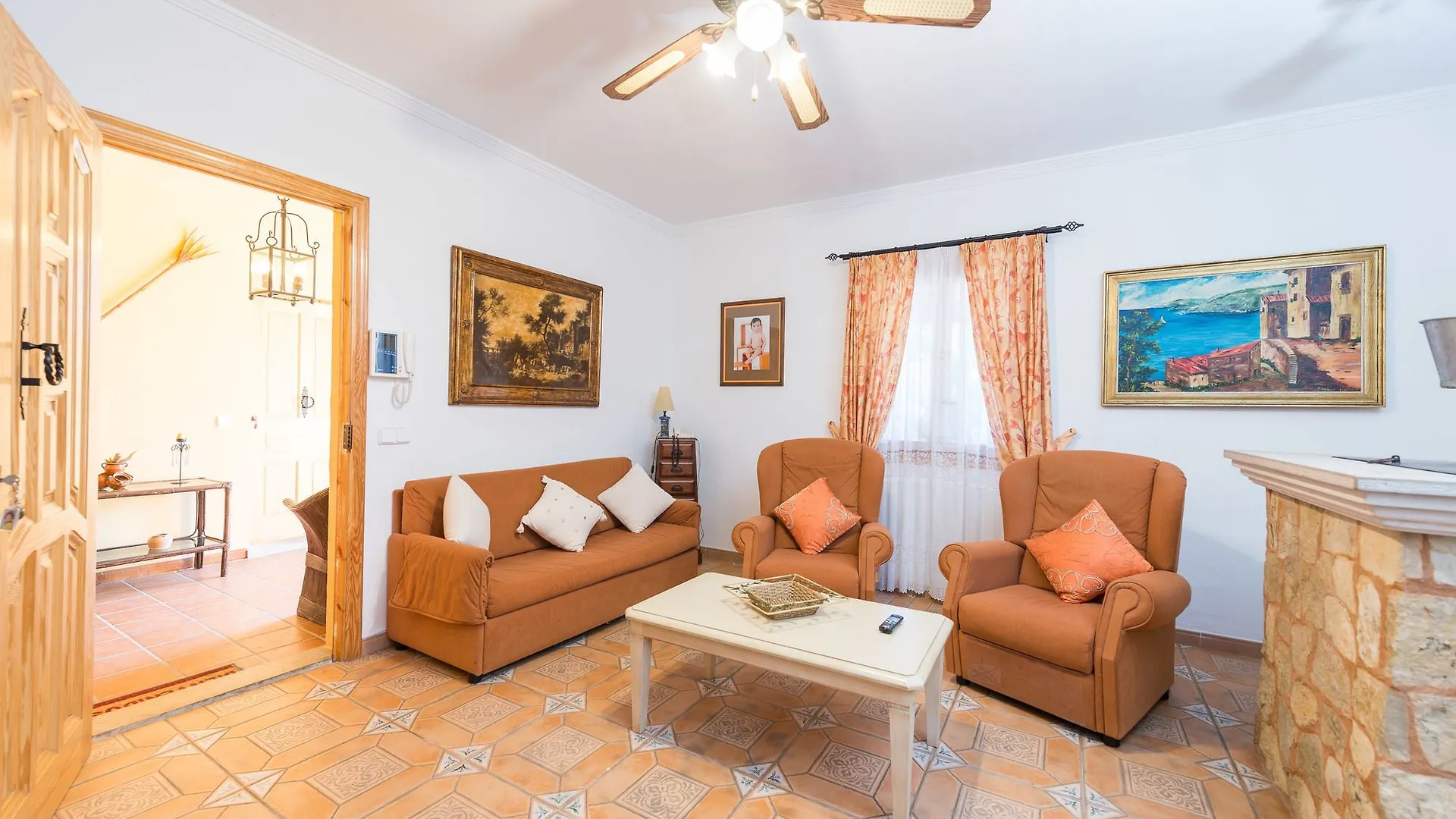 Tonyita Hotel Lloseta